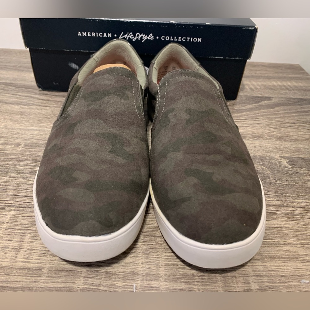 Women's Madison Slip-On Sneakers size 8M